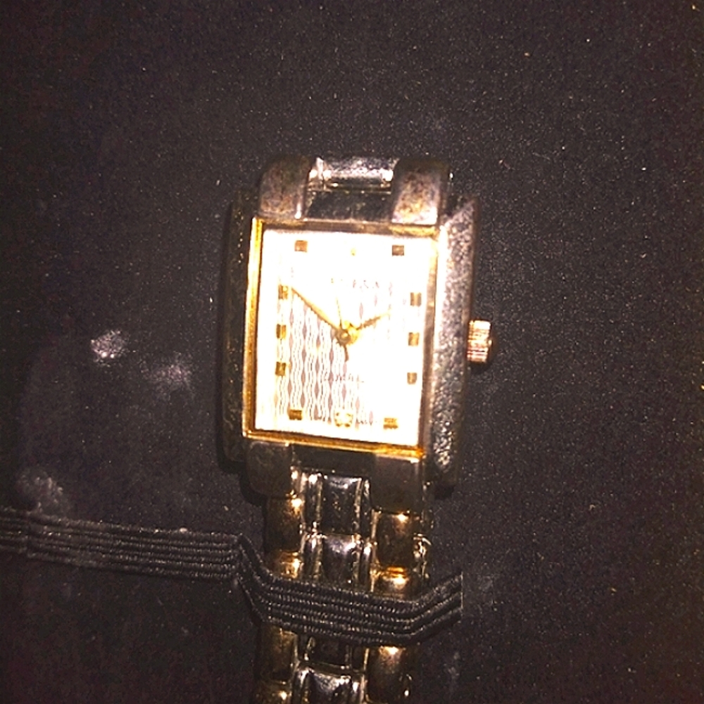 Ladies Vintage Geneva wristwatch very lovely piece.